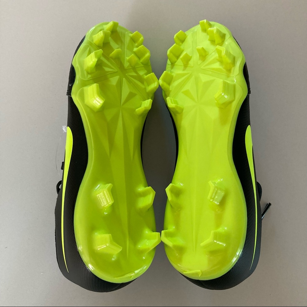 Nike Youth Size 5.5 Phantom Venom FG Soccer Cleats - Picture 4 of 8